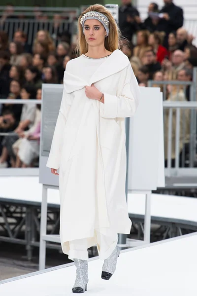 Look 37